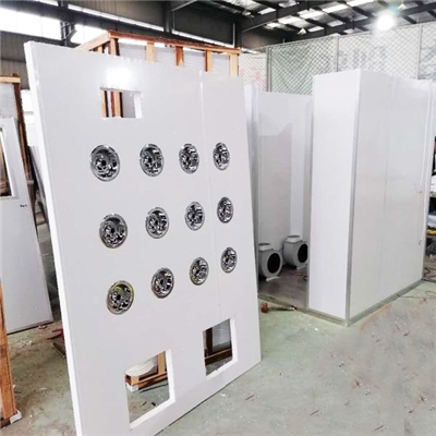 風(fēng)淋室安裝現(xiàn)場